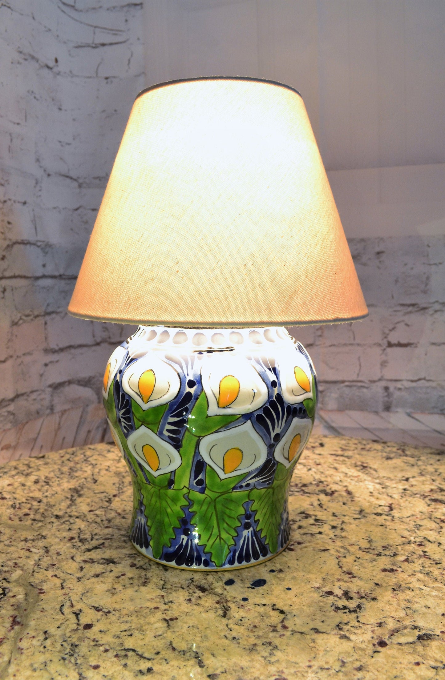 Lámpara de Talavera Poblana CM324