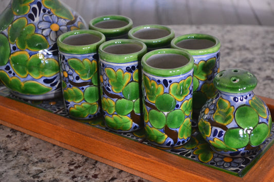 Juego de Tequila de Talavera Poblana con charola de madera CM534