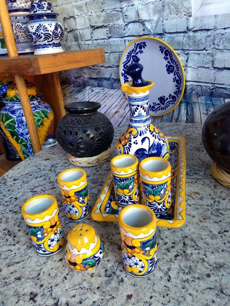 Juego de Licorera de Talavera Poblana CM045